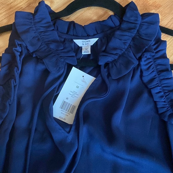Crown & ivy Navy Sleeveless Ruffle Top - Picture 2 of 3